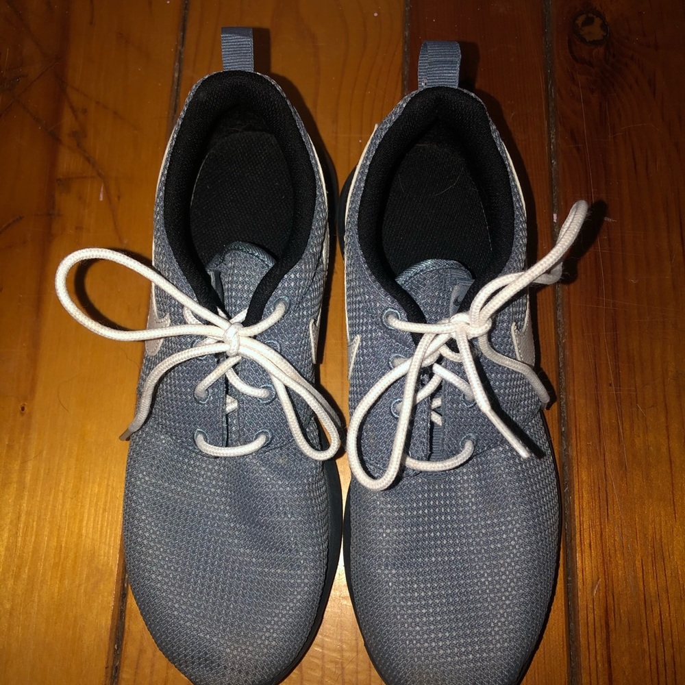 NIKE Roshis - Picture 3 of 4